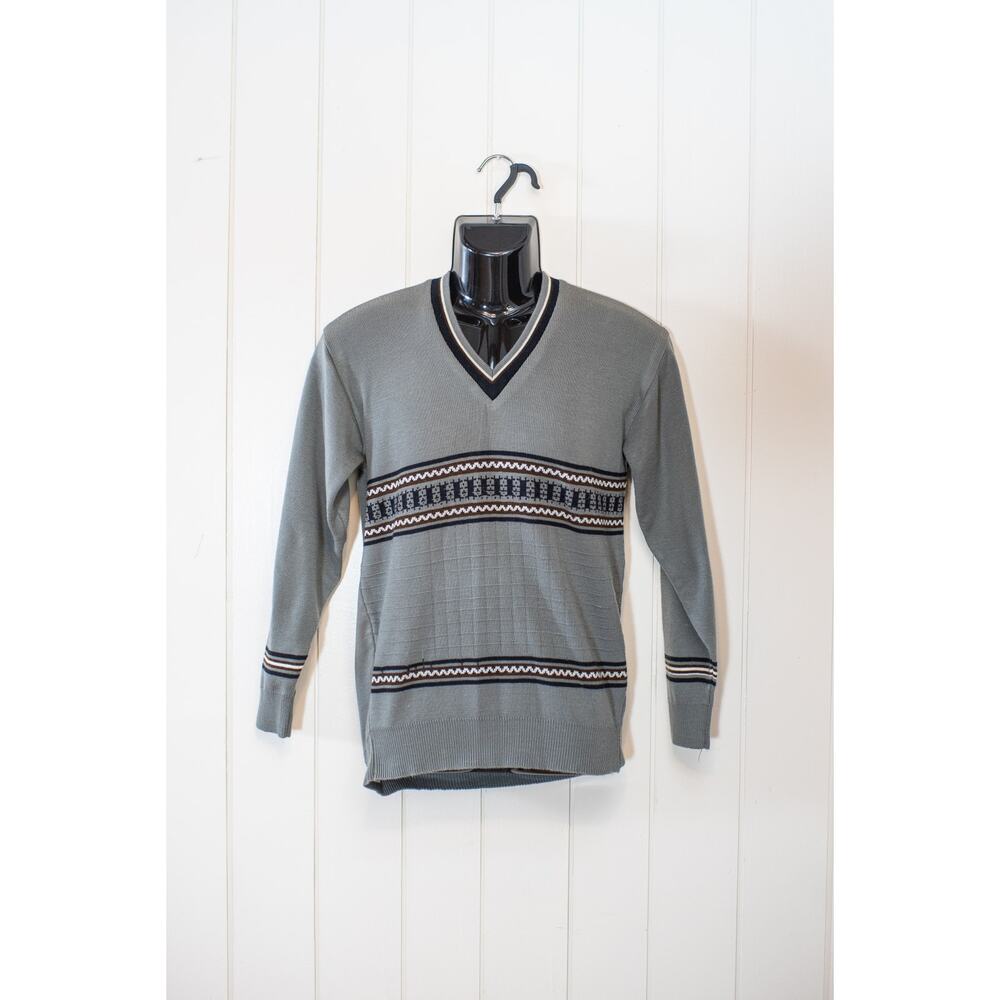 Vintage 70s Ikat Scandinavian Wool Knit Sweater Men’s Gray V-Neck Nordic, Small